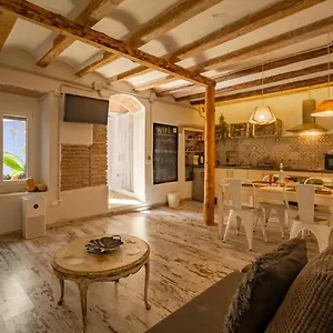  Appartement En El Corazon De Tarragona. Planta Baja Con Patio.
